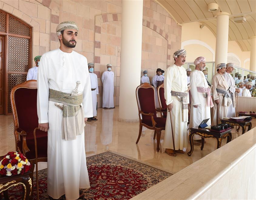 سمو السيد ذي يزن يرعى ختام مهرجان سباقات الهجن
